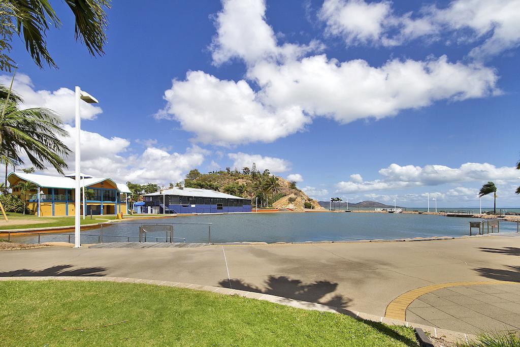 Castle Crest Motel Townsville Esterno foto
