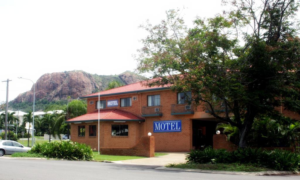 Castle Crest Motel Townsville Esterno foto
